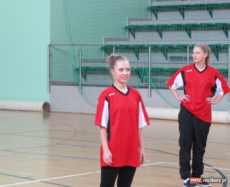 Zdjęcie w galerii na portalu naszraciborz.pl: Młodzi radni trenowali na Arenie wiadomości z regionu