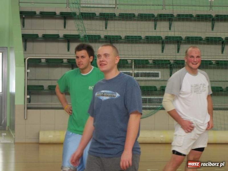 Zdjęcie w galerii na portalu naszraciborz.pl: Młodzi radni trenowali na Arenie wiadomości z regionu