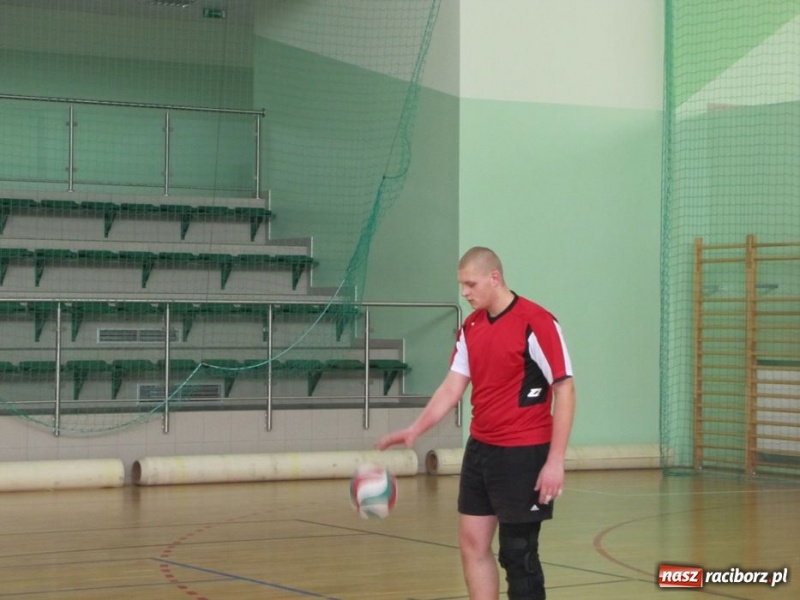 Zdjęcie w galerii na portalu naszraciborz.pl: Młodzi radni trenowali na Arenie wiadomości z regionu