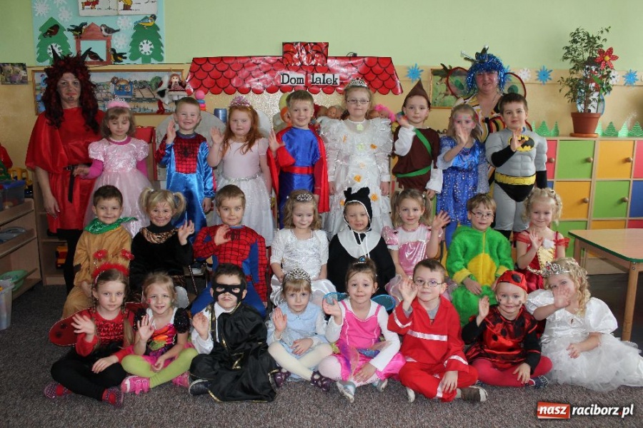 Zdjęcie w galerii na portalu naszraciborz.pl: Kolorowy bal w Krzanowicach wiadomości z regionu