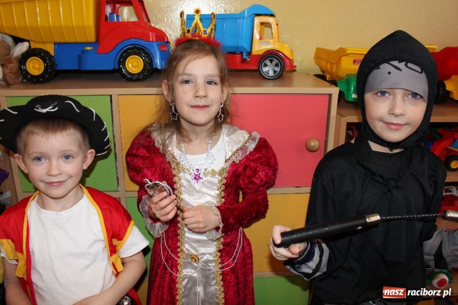 Zdjęcie w galerii na portalu naszraciborz.pl: Kolorowy bal w Krzanowicach wiadomości z regionu