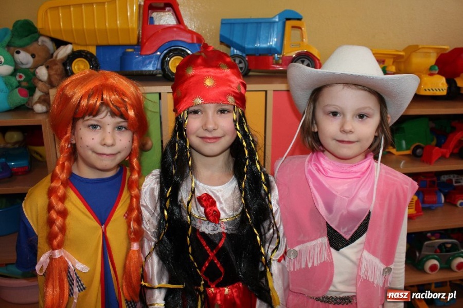 Zdjęcie w galerii na portalu naszraciborz.pl: Kolorowy bal w Krzanowicach wiadomości z regionu