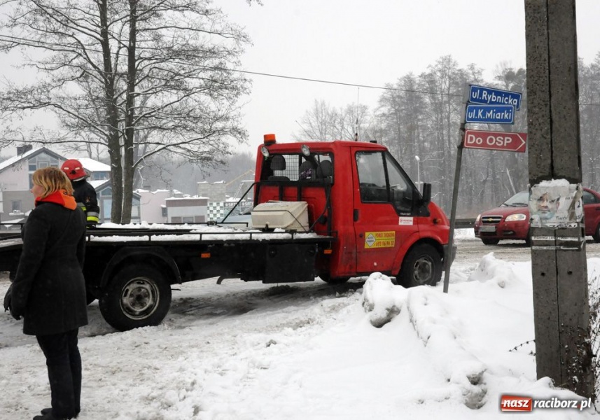 Zdjęcie w galerii na portalu naszraciborz.pl: Ciężarówka wjechała w... pomoc drogową wiadomości z regionu