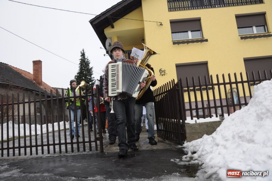 Zdjęcie w galerii na portalu naszraciborz.pl: Miś żegna się już z karnawałem wiadomości z regionu