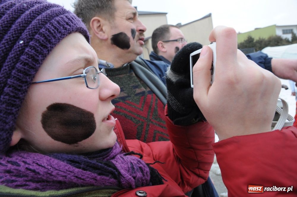 Zdjęcie w galerii na portalu naszraciborz.pl: W Samborowicach ostatki z misiem wiadomości z regionu