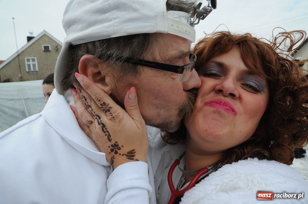 Zdjęcie w galerii na portalu naszraciborz.pl: W Samborowicach ostatki z misiem wiadomości z regionu