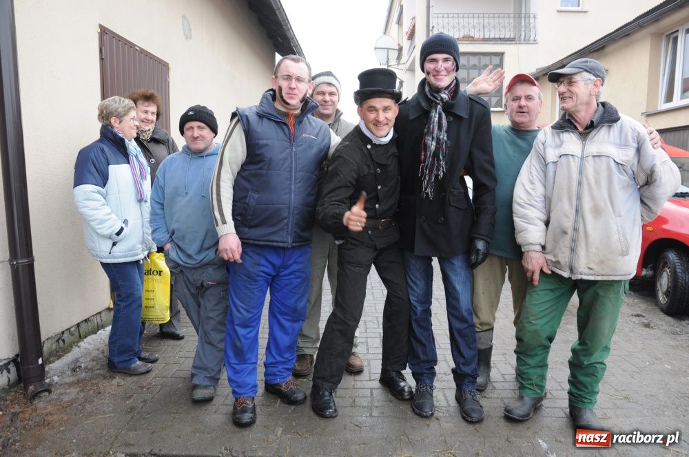 Zdjęcie w galerii na portalu naszraciborz.pl: W Samborowicach ostatki z misiem wiadomości z regionu