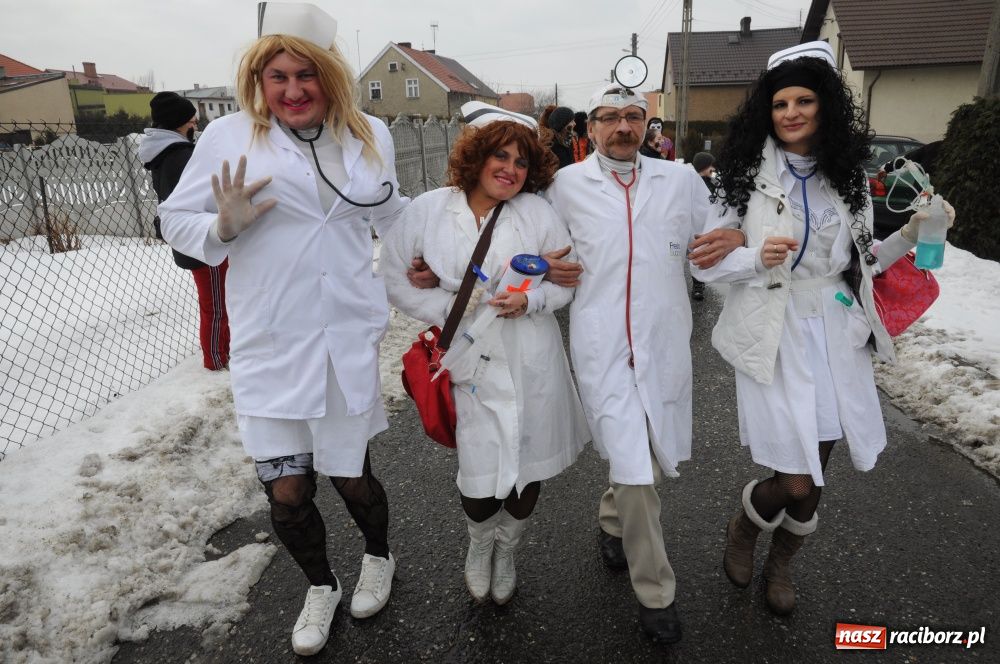 Zdjęcie w galerii na portalu naszraciborz.pl: W Samborowicach ostatki z misiem wiadomości z regionu