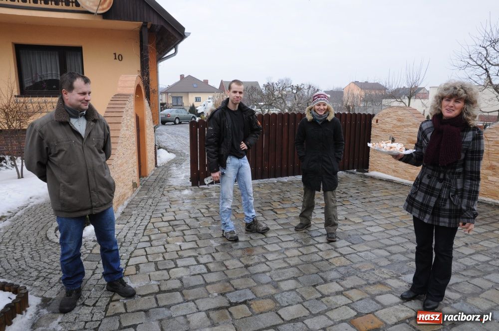 Zdjęcie w galerii na portalu naszraciborz.pl: W Samborowicach ostatki z misiem wiadomości z regionu