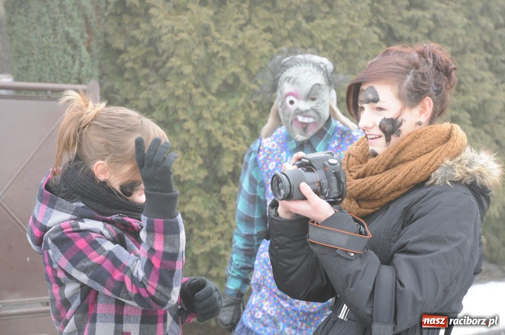 Zdjęcie w galerii na portalu naszraciborz.pl: W Samborowicach ostatki z misiem wiadomości z regionu