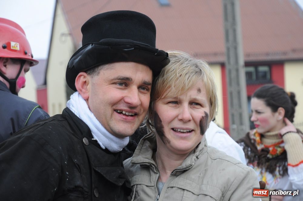 Zdjęcie w galerii na portalu naszraciborz.pl: W Samborowicach ostatki z misiem wiadomości z regionu