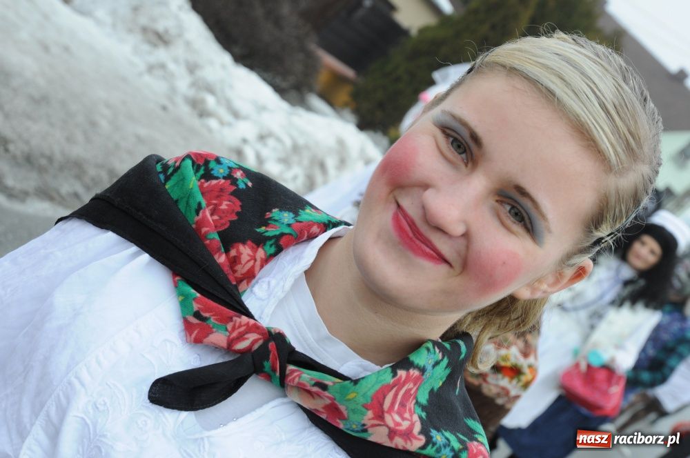 Zdjęcie w galerii na portalu naszraciborz.pl: W Samborowicach ostatki z misiem wiadomości z regionu