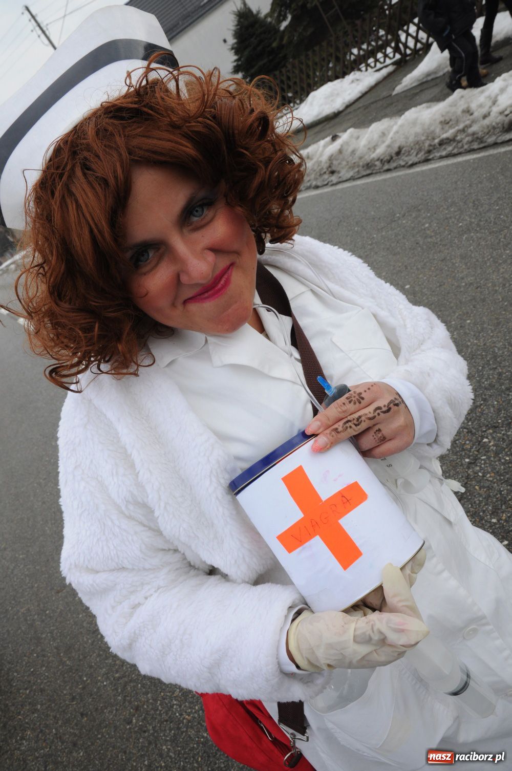 Zdjęcie w galerii na portalu naszraciborz.pl: W Samborowicach ostatki z misiem wiadomości z regionu