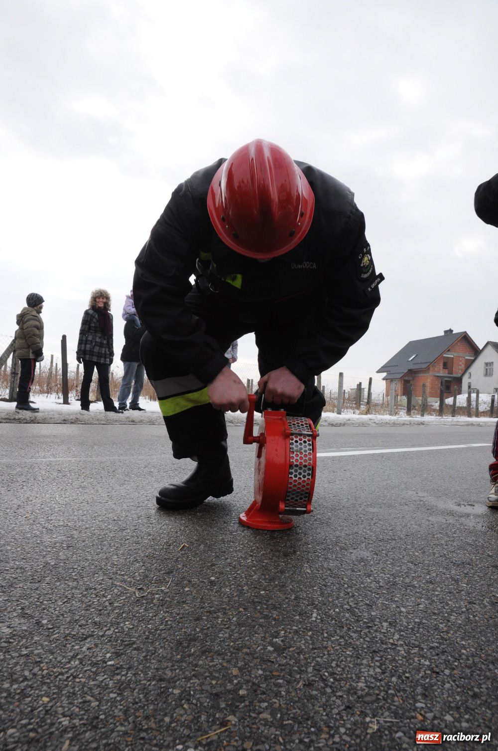 Zdjęcie w galerii na portalu naszraciborz.pl: W Samborowicach ostatki z misiem wiadomości z regionu