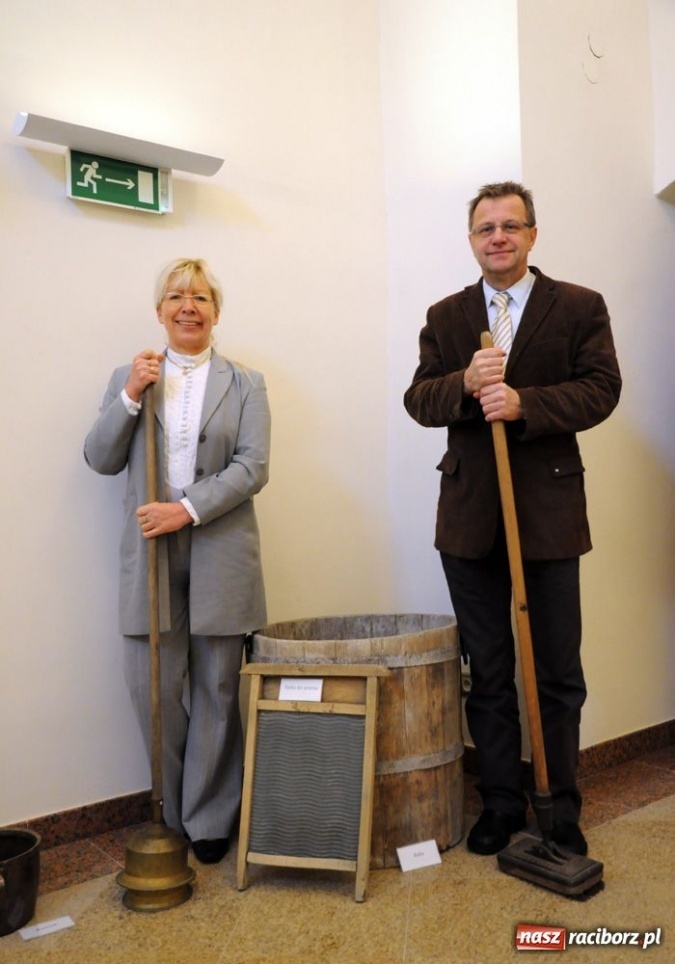 Zdjęcie w galerii na portalu naszraciborz.pl: Świat kobiety. Nowa wystawa na zamku wiadomości z regionu