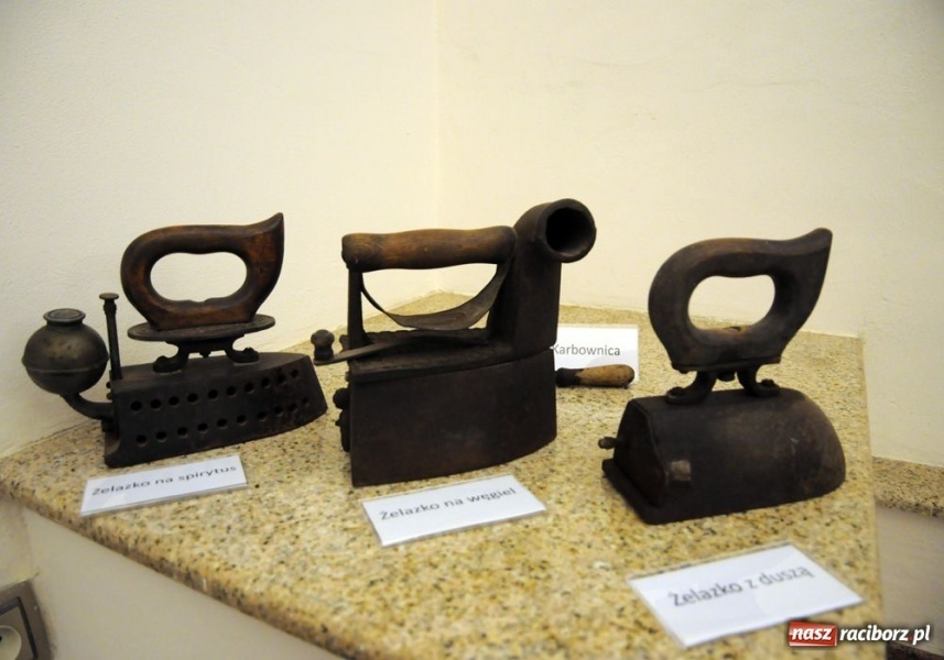 Zdjęcie w galerii na portalu naszraciborz.pl: Świat kobiety. Nowa wystawa na zamku wiadomości z regionu