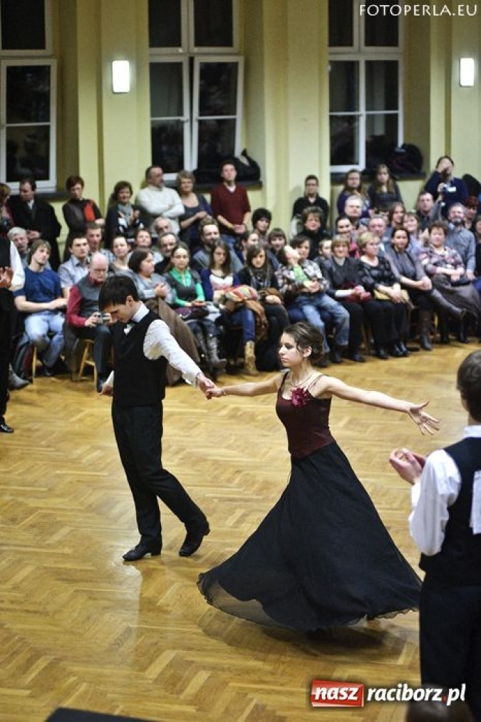 Zdjęcie w galerii na portalu naszraciborz.pl: Karnawałowa Rewia Tańca w Ekonomiku wiadomości z regionu