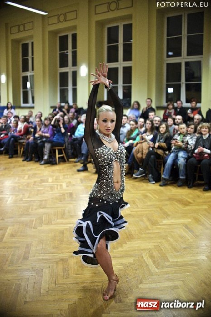 Zdjęcie w galerii na portalu naszraciborz.pl: Karnawałowa Rewia Tańca w Ekonomiku wiadomości z regionu