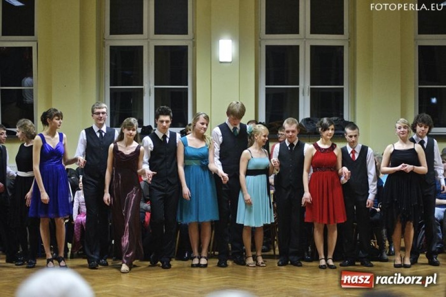 Zdjęcie w galerii na portalu naszraciborz.pl: Karnawałowa Rewia Tańca w Ekonomiku wiadomości z regionu