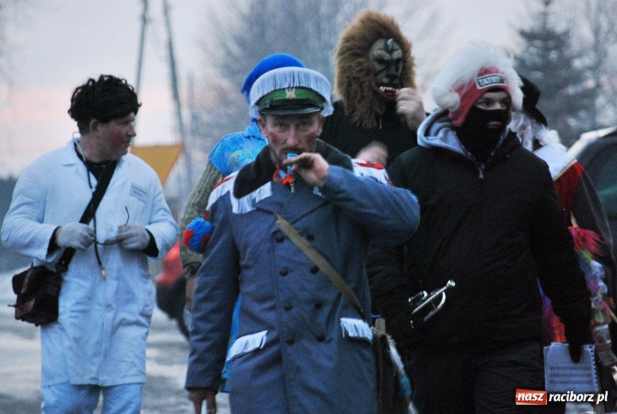 Zdjęcie w galerii na portalu naszraciborz.pl: Do dzieci w Łubowicach przyszły bery wiadomości z regionu