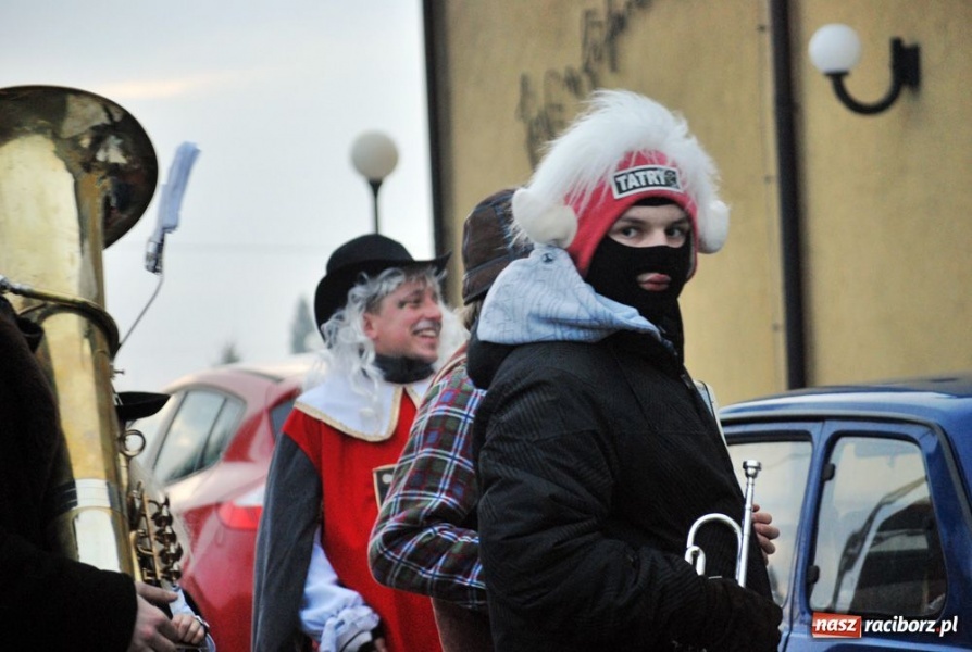 Zdjęcie w galerii na portalu naszraciborz.pl: Do dzieci w Łubowicach przyszły bery wiadomości z regionu