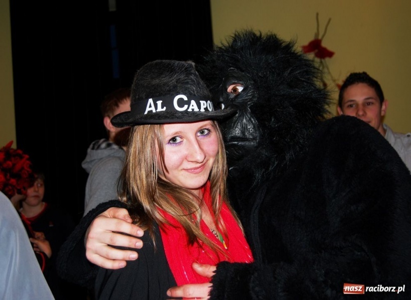 Zdjęcie w galerii na portalu naszraciborz.pl: Do dzieci w Łubowicach przyszły bery wiadomości z regionu