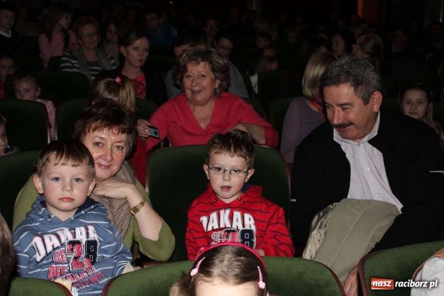 Zdjęcie w galerii na portalu naszraciborz.pl: Calineczka na deskach RCK-u wiadomości z regionu