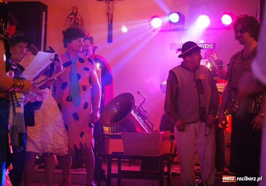 Zdjęcie w galerii na portalu naszraciborz.pl: Bal ostatkowy w DFK w Nędzy wiadomości z regionu