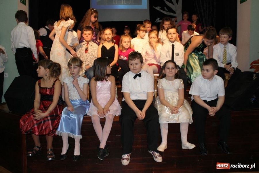Zdjęcie w galerii na portalu naszraciborz.pl: Dziecięce pokazy tańca w MDK-u wiadomości z regionu