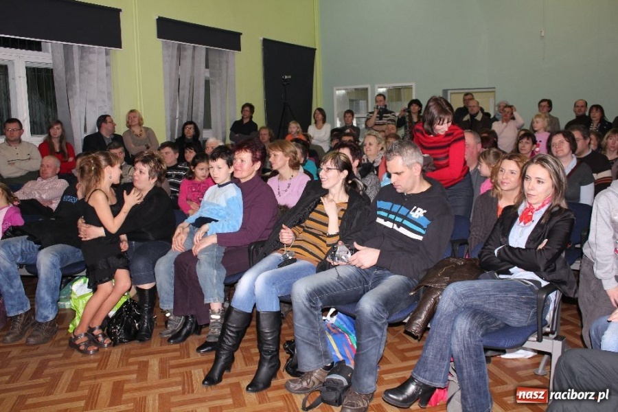 Zdjęcie w galerii na portalu naszraciborz.pl: Dziecięce pokazy tańca w MDK-u wiadomości z regionu