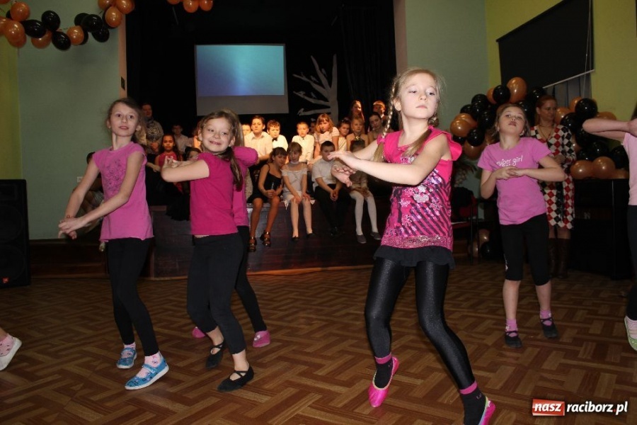 Zdjęcie w galerii na portalu naszraciborz.pl: Dziecięce pokazy tańca w MDK-u wiadomości z regionu