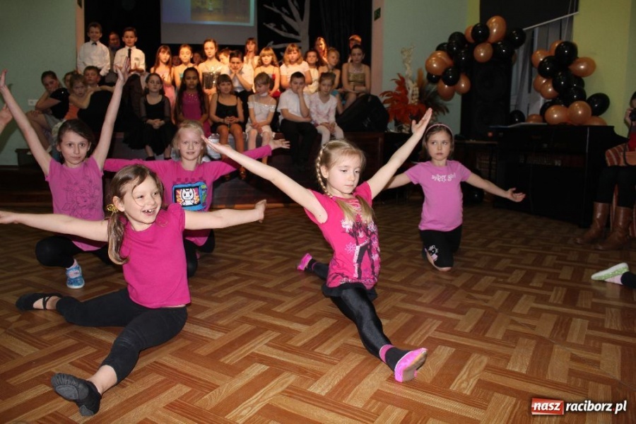 Zdjęcie w galerii na portalu naszraciborz.pl: Dziecięce pokazy tańca w MDK-u wiadomości z regionu