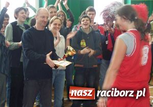 Zdjęcie w galerii na portalu naszraciborz.pl: G 5 nie oddaje pucharu wiadomości z regionu