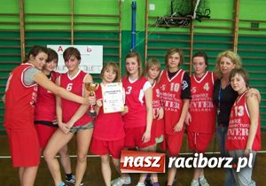 Zdjęcie w galerii na portalu naszraciborz.pl: G 5 nie oddaje pucharu wiadomości z regionu