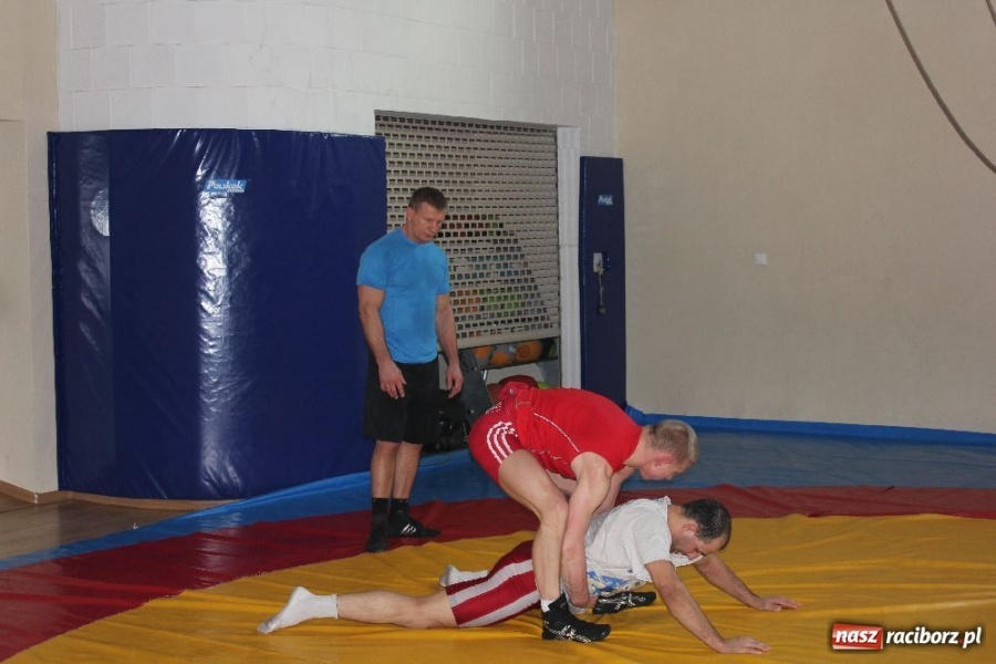 Zdjęcie w galerii na portalu naszraciborz.pl: Kadra seniorów trenuje na Unii wiadomości z regionu