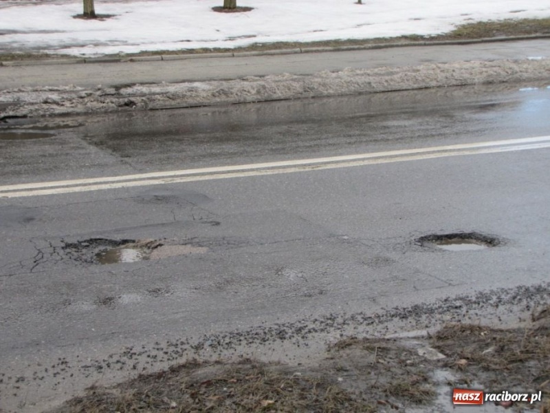 Zdjęcie w galerii na portalu naszraciborz.pl: Armii Krajowej i Rudzka się sypią wiadomości z regionu