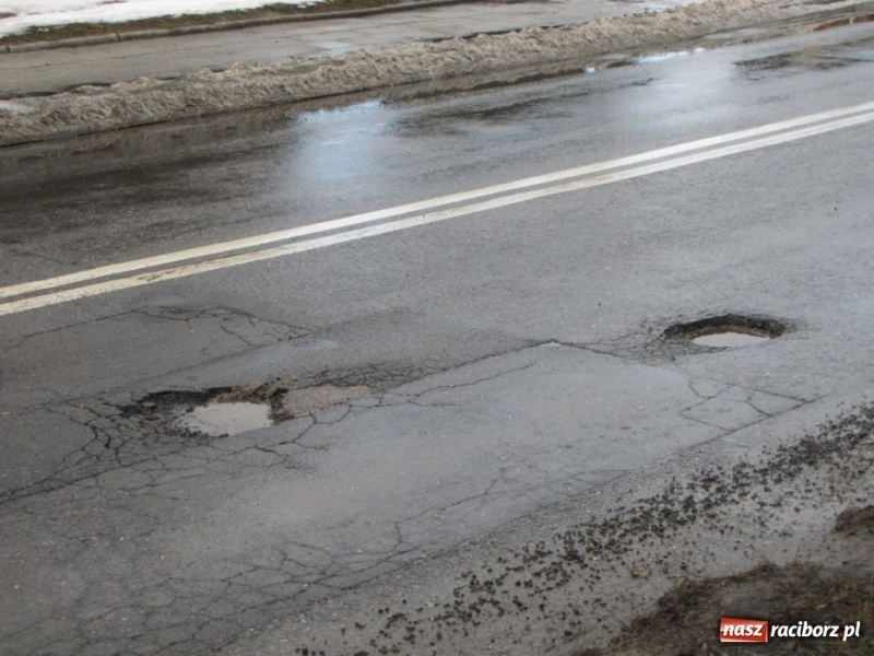 Zdjęcie w galerii na portalu naszraciborz.pl: Armii Krajowej i Rudzka się sypią wiadomości z regionu