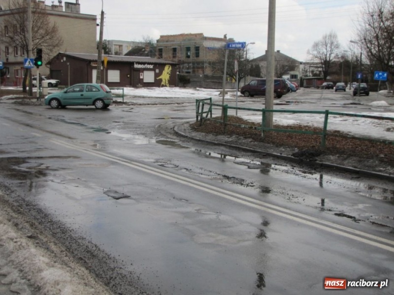 Zdjęcie w galerii na portalu naszraciborz.pl: Armii Krajowej i Rudzka się sypią wiadomości z regionu