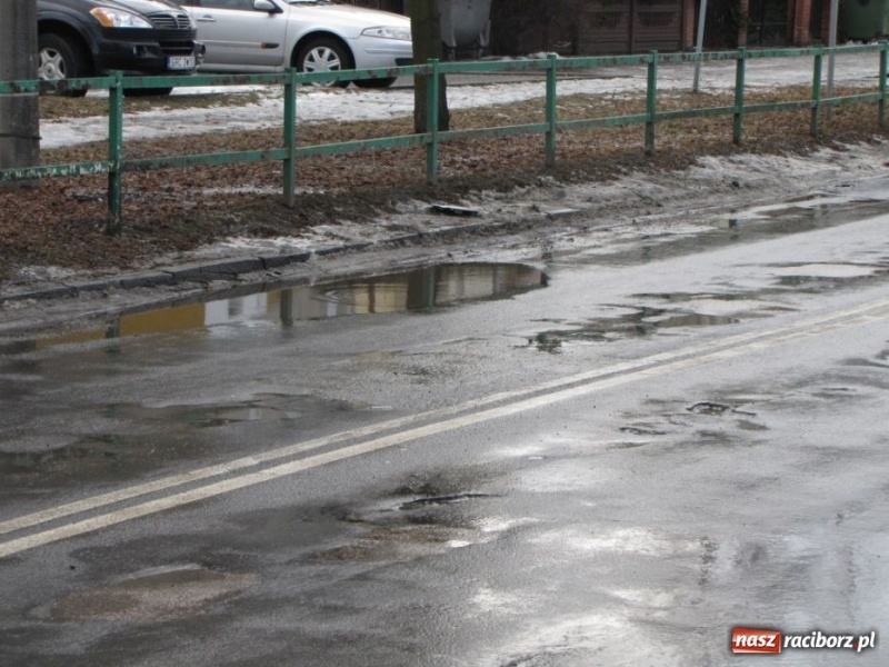 Zdjęcie w galerii na portalu naszraciborz.pl: Armii Krajowej i Rudzka się sypią wiadomości z regionu