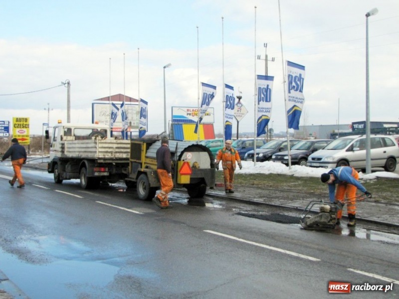 Zdjęcie w galerii na portalu naszraciborz.pl: Armii Krajowej i Rudzka się sypią wiadomości z regionu