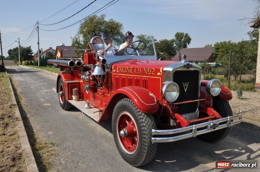 Zdjęcie w galerii na portalu naszraciborz.pl: Strażacki oldtimer dumą Pietrowic wiadomości z regionu