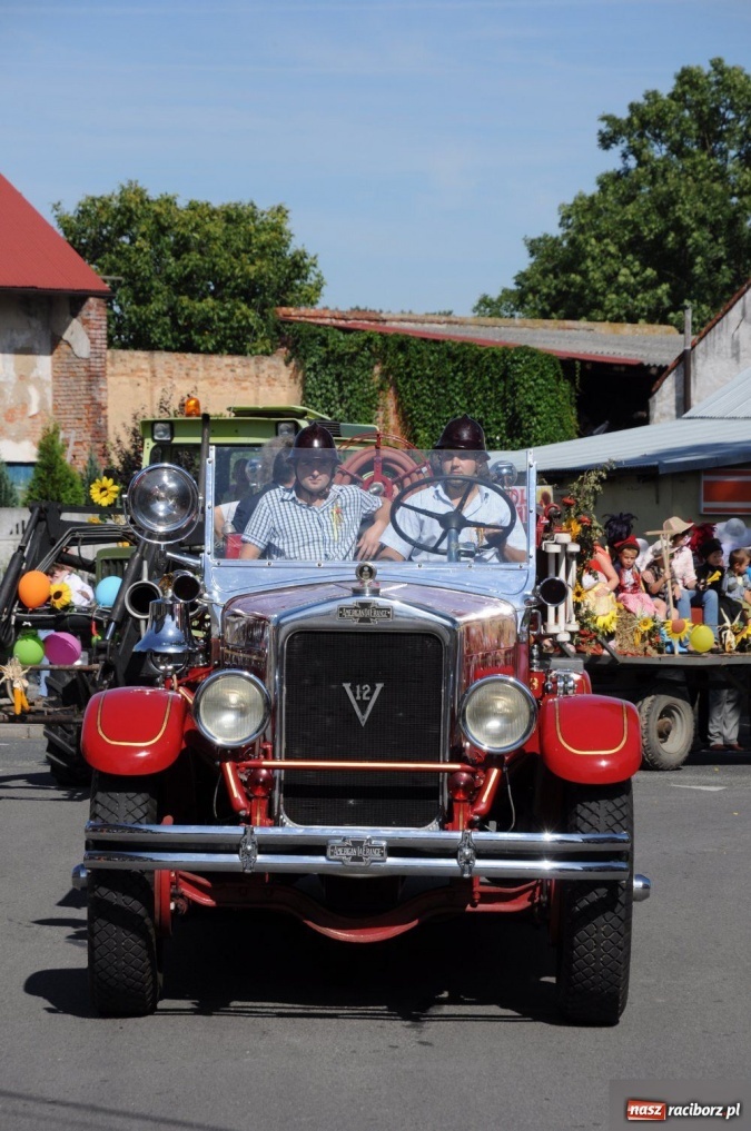 Zdjęcie w galerii na portalu naszraciborz.pl: Strażacki oldtimer dumą Pietrowic wiadomości z regionu