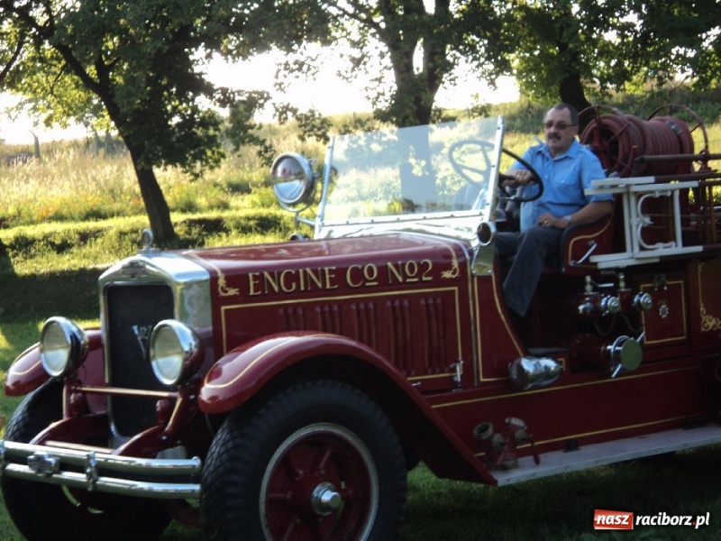 Zdjęcie w galerii na portalu naszraciborz.pl: Strażacki oldtimer dumą Pietrowic wiadomości z regionu