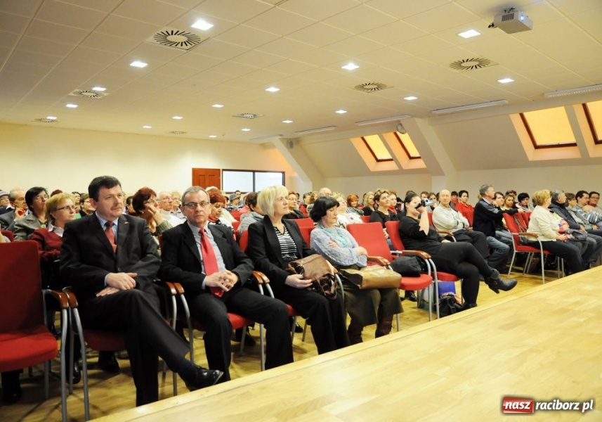 Zdjęcie w galerii na portalu naszraciborz.pl: Sztuczne serce pokazano na zamku wiadomości z regionu