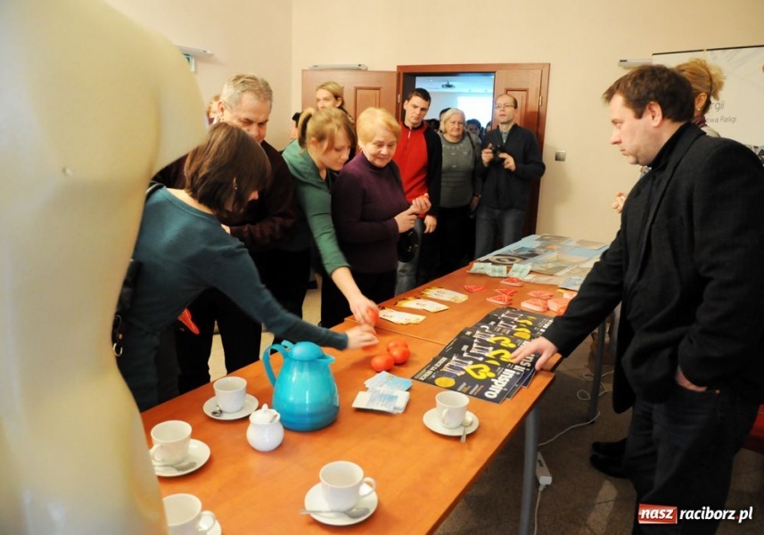 Zdjęcie w galerii na portalu naszraciborz.pl: Sztuczne serce pokazano na zamku wiadomości z regionu