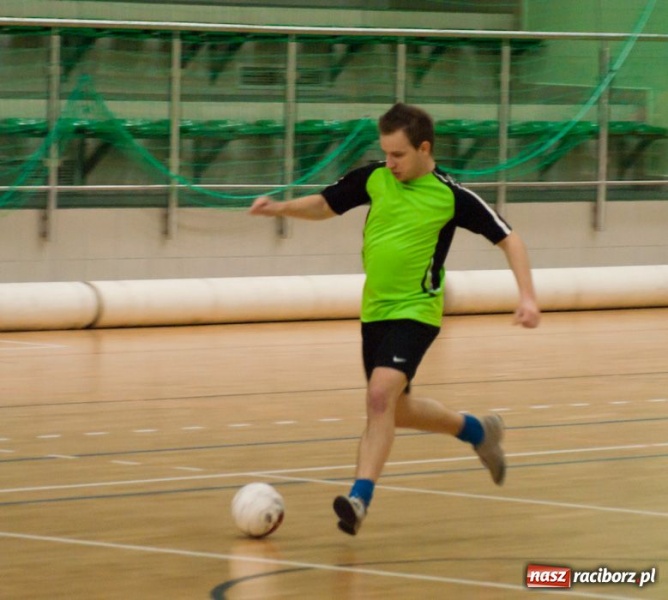 Zdjęcie w galerii na portalu naszraciborz.pl: Pędzące Byki na kolanach wiadomości z regionu