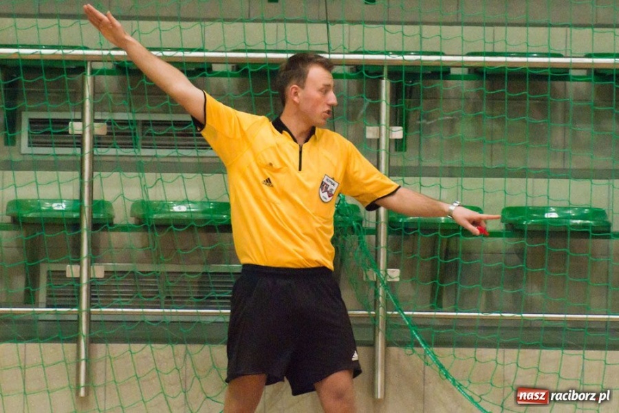 Zdjęcie w galerii na portalu naszraciborz.pl: Pędzące Byki na kolanach wiadomości z regionu