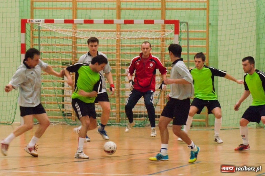 Zdjęcie w galerii na portalu naszraciborz.pl: Pędzące Byki na kolanach wiadomości z regionu