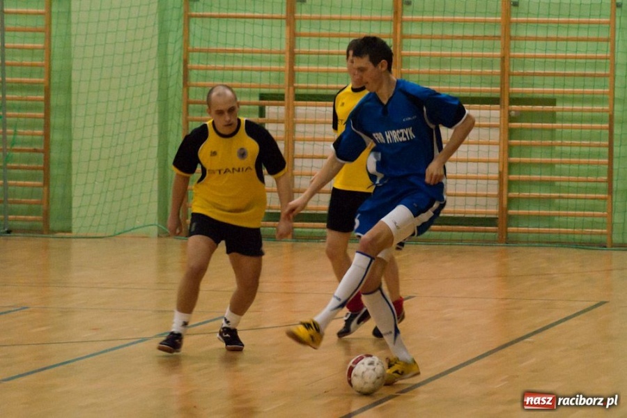 Zdjęcie w galerii na portalu naszraciborz.pl: Pędzące Byki na kolanach wiadomości z regionu