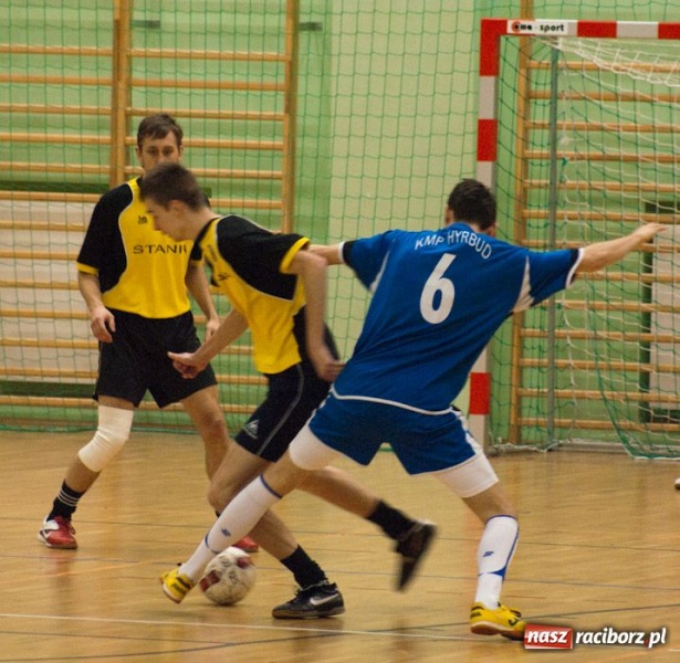 Zdjęcie w galerii na portalu naszraciborz.pl: Pędzące Byki na kolanach wiadomości z regionu